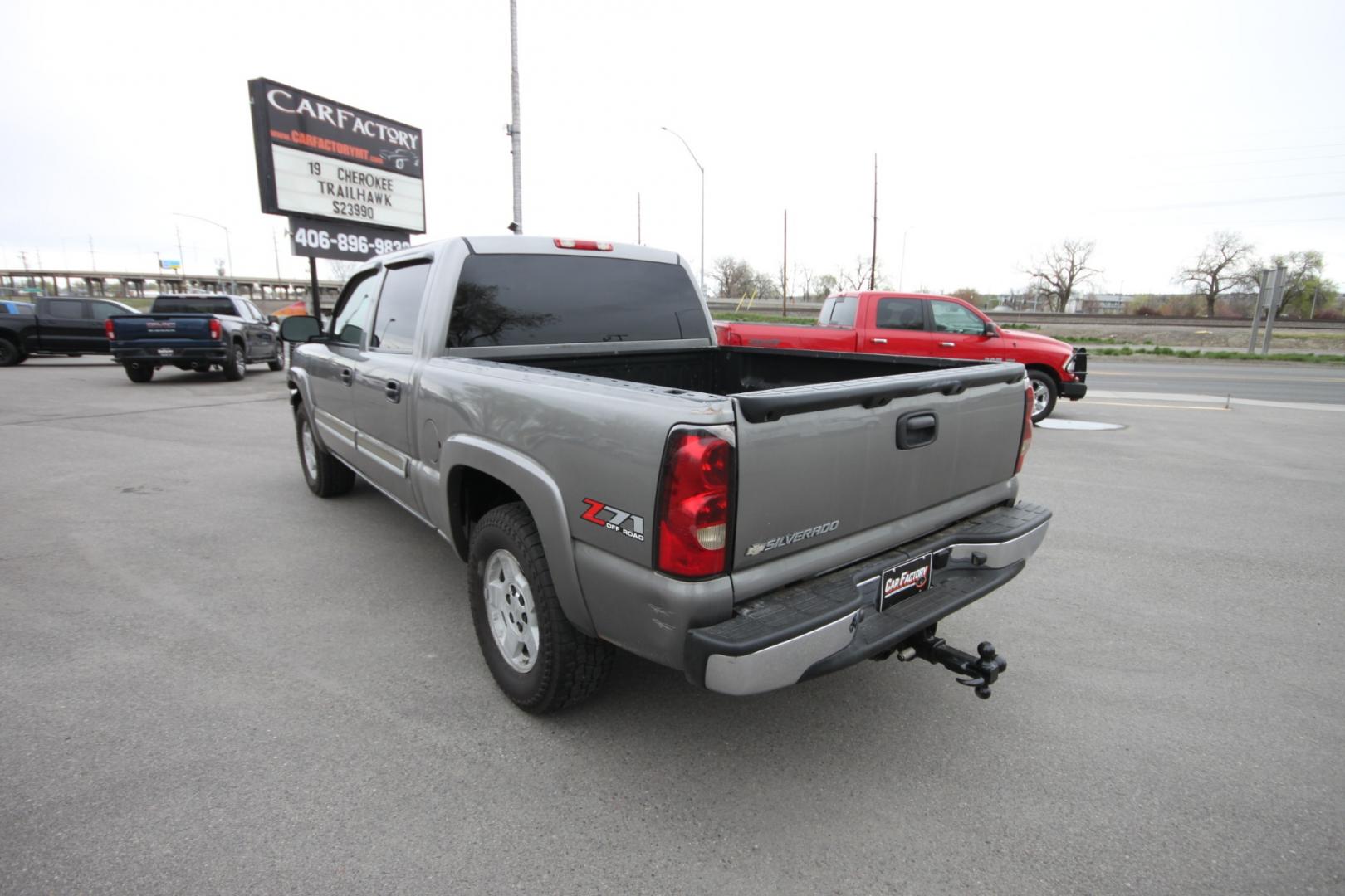 2006 Graystone metallic /dark charcoal Chevrolet Silverado 1500 (2GCEK13T161) , located at 4562 State Avenue, Billings, MT, 59101, (406) 896-9833, 45.769516, -108.526772 - Photo#6